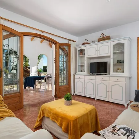 Padilla - Plusholidays Benissa