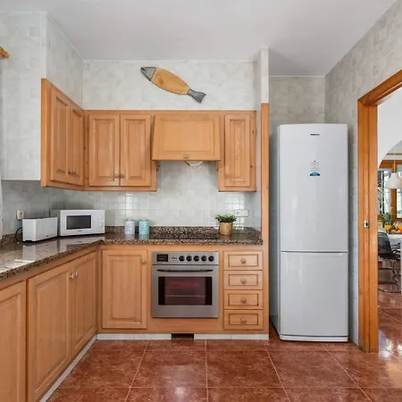 Padilla - Plusholidays * Benissa