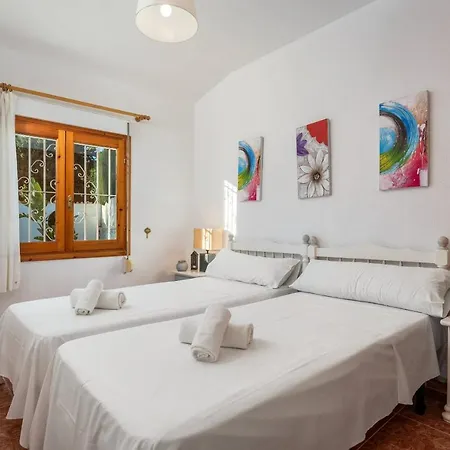 Padilla - Plusholidays * Benissa